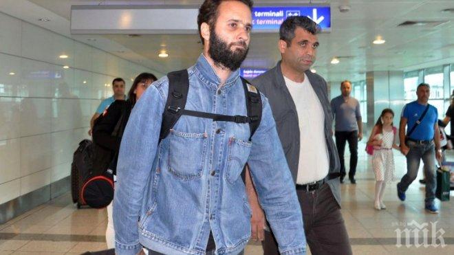 Задържаният за месец в Турция френски фотограф се завърна в родината си