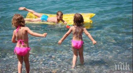 опасно китайски дюшеци възглавници гърмят плажа