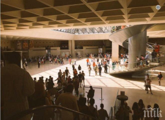 ПАНИКА В ЛУВЪРА! Евакуират хората, чуват се сирени 