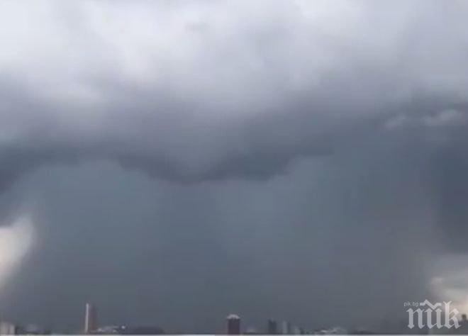 Стихия! Рядко природно явление в Далас, което може да е по-разлушително и от торнадо