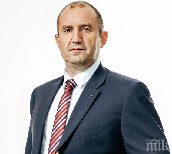 Президентът Румен Радев приема Бербатов и Фиго