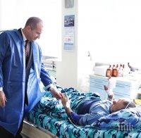 ИЗВЪНРЕДНО! Румен Радев в болница - отиде на свиждане на ранените пилоти (СНИМКИ)
