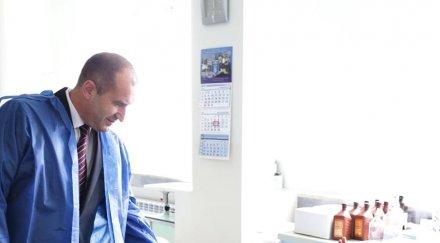 извънредно румен радев болница отиде свиждане ранените пилоти снимки