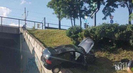 извънредно пик зверска катастрофа военна болница кола излетя кацна баир снимки