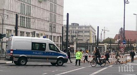 извънредно отцепиха александерплатц берлин заради съмнителен куфар