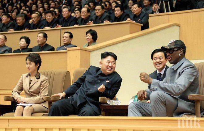 В БЕЛИЯ ДОМ НА НОКТИ! Денис Родман завърши петата си визита в Северна Корея! Ким Чен Ун го отсвирил...