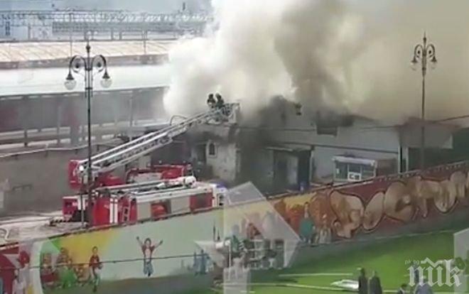 ИЗВЪНРЕДНО!Голям пожар в Благоевград! Има пострадала жена,два екипа гасят магазин в центъра на града 