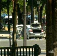 ИЗВЪНРЕДНО ОТ ПАРИЖ: Убиха шофьора на колата, потрошил полицейски микробус