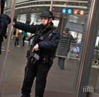 Началникът на полицията в Брюксел Пиер Вандерсмисен потвърди, че взривът на централната гара е терористичен акт
