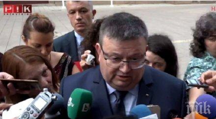 цацаров горещ коментар азбуката