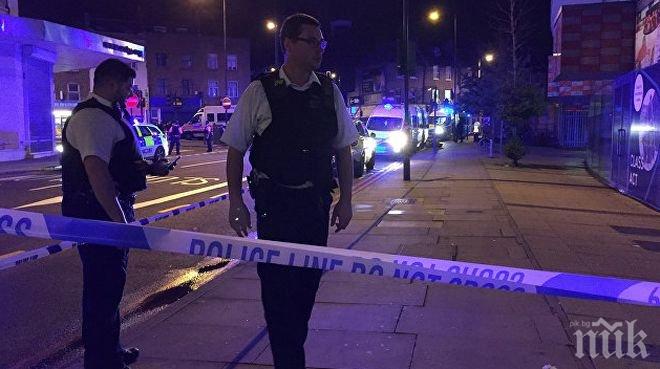 ИЗВЪНРЕДНО: Мъж се опита да нападне полицай в Лондон, но бе повален на земята и арестуван (ВИДЕО)