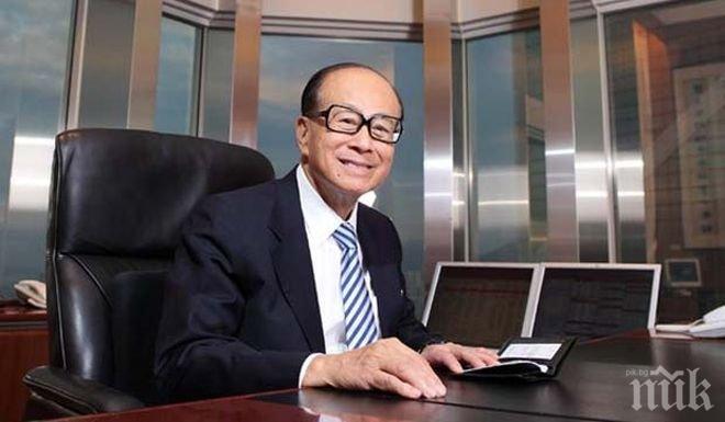 Най-богатият човек в Хонконг излиза в пенсия на 90 години