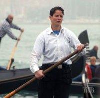 O, ВРЕМЕНА! Първата жена гондолиер във Венеция си сменя пола 