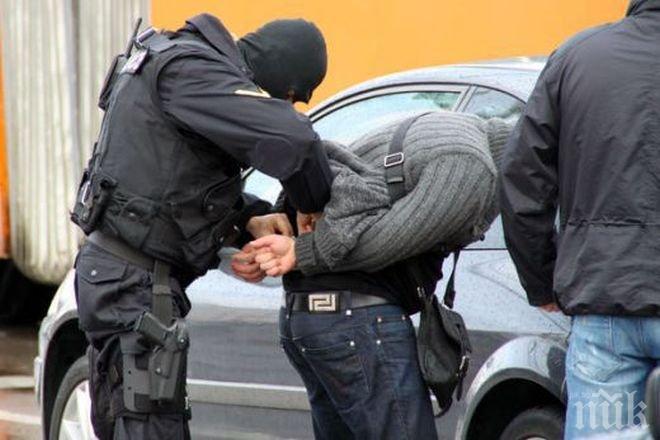 НЯМА ПРОШКА! Арестуваха албански митничар за купуване на гласове 