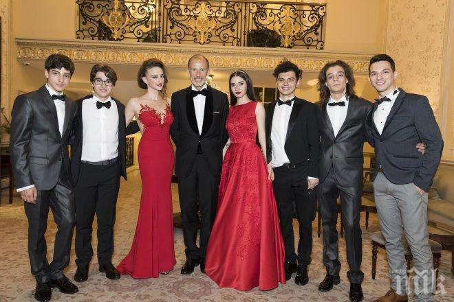 Принц Кирил, Деси Тенекеджиева и легендарният Фил Руд от AC/DC с успешна обща мисия