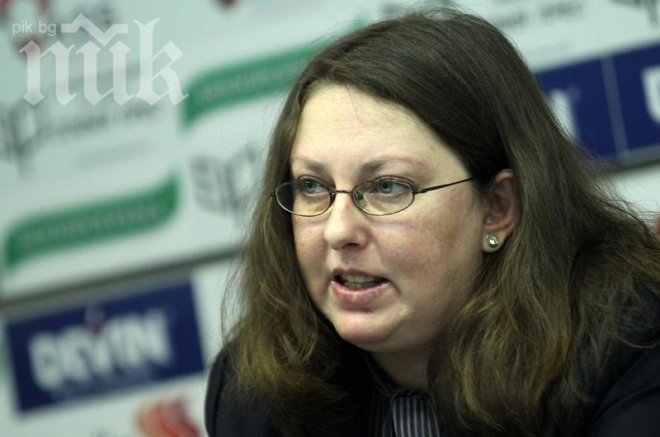 Обвиниха бившата шефка на Агенцията по вписванията, раздала си сама бонуси