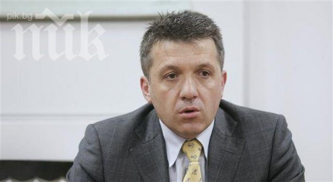 Марин Райков обезглавява Агенцията по храните