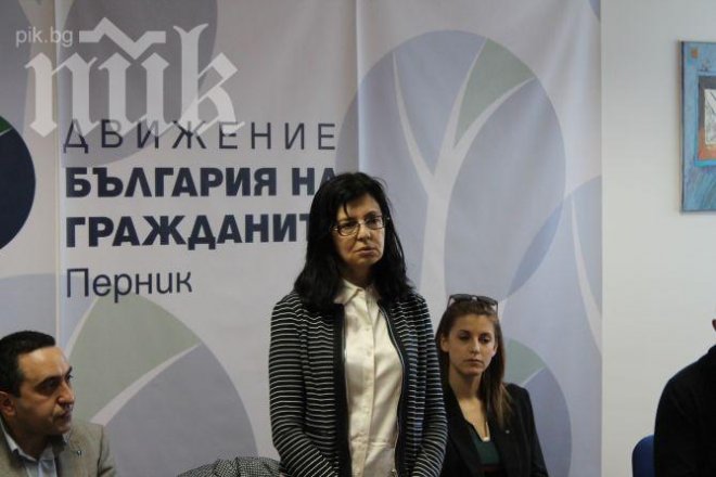 Кунева: Борисов е прост, страхлив и арогантен