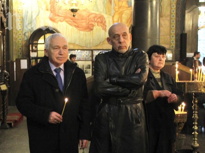 Желю Желев се поклони пред загиналите в църквата Св. Неделя