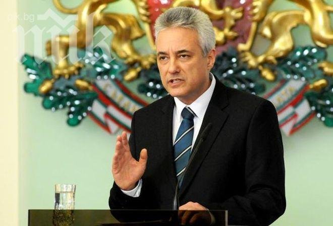 Райков поиска оставката на шефа на Агенцията по храните