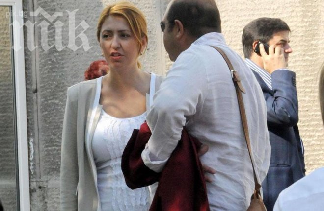 Шефката на Градския съд и баща й в разработката на службите за Флоров