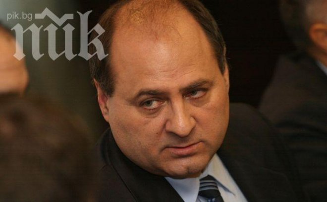 Военното разузнаване скандално прикрива агентите на ДС