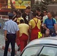 ЕКШЪНЪТ Е ПЪЛЕН! Пребиха трима роми на протеста в Асеновград! (ОБНОВЕНА/ВИДЕО)