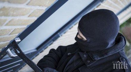 нагли апаши нападнаха дома бивш топ полицай бургас очакваше изненада