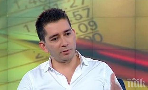 САМО В ПИК! Съветник от екипа на президента Радев се изфука във Фейсбук: Летим си ние за Букурещ със Спартан на ВВС (СНИМКА)