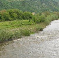 СТРАШНА ТРАГЕДИЯ! Две деца се удавиха в река Искър