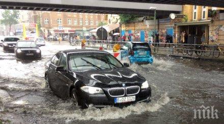 потоп берлин обявиха извънредно положение видео