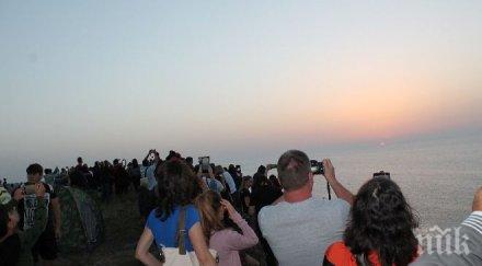 първо пик вижте посрещнаха джулая камен бряг снимки