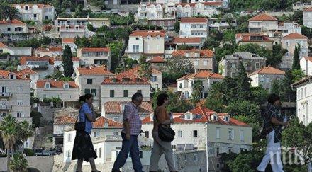 екшън психично болен разстреля лекаря автомат