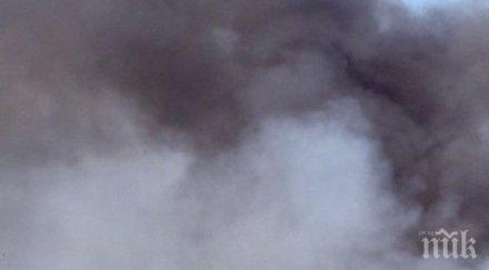 огнен пламна сметището ихтиман гъст дим издига магистрала тракия