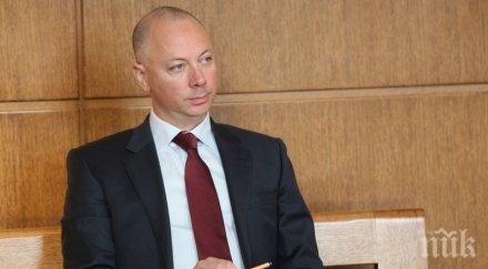 шефът агенцията електронно управление такси електронните документи