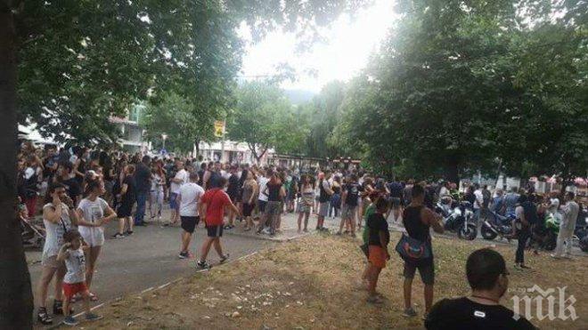 Протестът в Асеновград ще започне всеки момент, очакват се хиляди