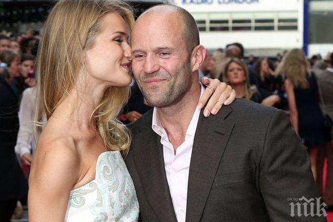 ЧЕСТИТО! Екшън звездата Джейсън Стейтъм стана татко на момченце 