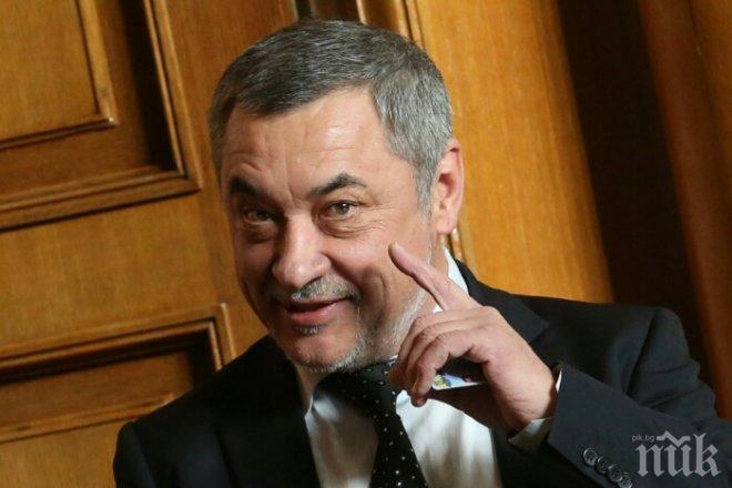 Валери Симеонов размаха пръст: Футболни агитки и мотористи само до входа на града