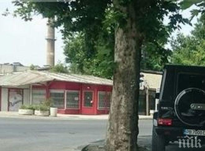 В търсене на сянка: Джип кацна на тротоар в Пловдив (СНИМКА)