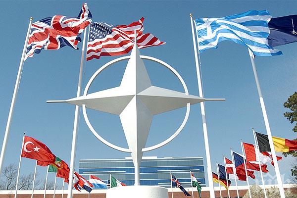 Военният бюджет на НАТО нараства до 946 милиарда долара