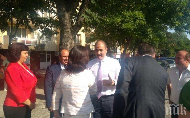 ИЗНЕНАДА! Кметица на БСП благодари на Цветанов за санирането