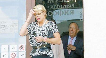 фото факт пик ретро княгиня калина крие обезобразено лице тъмни очила