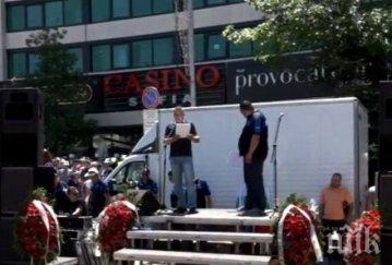 сръбски румънски ченгета удариха рамо протестиращите полицаи