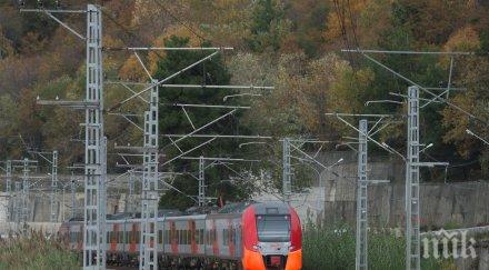 влак стотици пътници излезе релсите санкт петербург