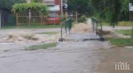 адът слезе самоков пороят влачил коли часа паднали 175 метър