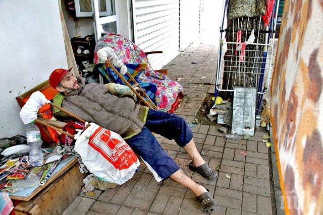 РАЗТЪРСВАЩА ДРАМА! Млад пловдивчанин гасне в мизерия