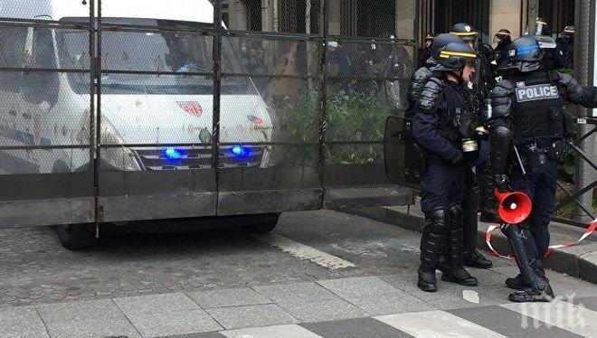 Шок! Около 100 потенциални терористи във Франция имат лиценз за оръжие