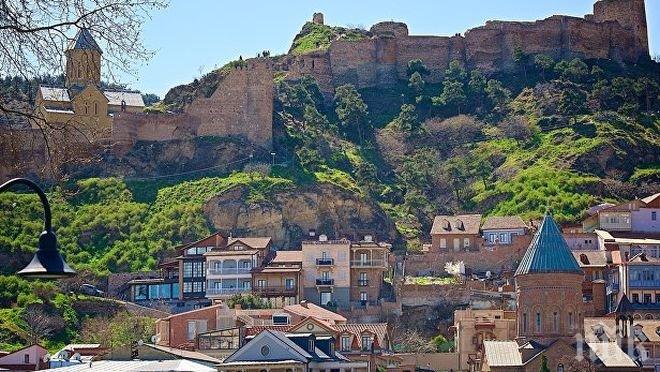 Стихия! Пожар в центъра на Тбилиси. Гори най-големият пазар за строителни материали