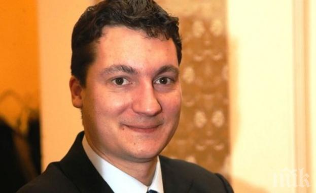 Крум Зарков намигна на ГЕРБ