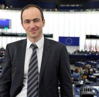 ИЗВЪНРЕДНО! Евродепутат от ГЕРБ изригна: Руски агенти искат да саботират подписването на договора за добросъседство с Македония 
